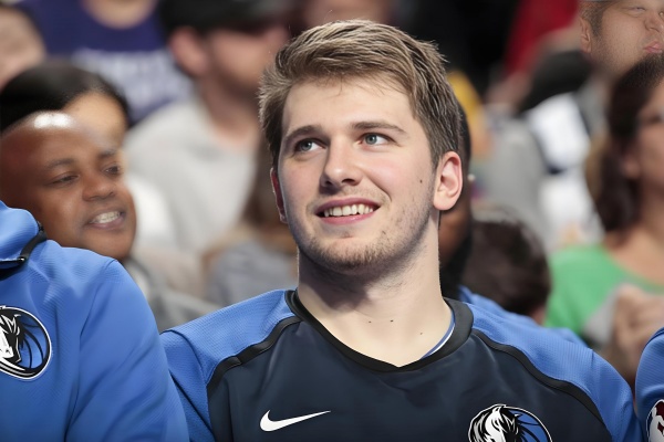 东契奇豪掷264万送湖人全员电动自行车，延续宠队友人设