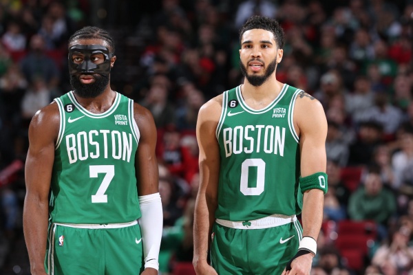 凯尔特人103-95逆转步行者 布朗31+9导演20分大翻盘