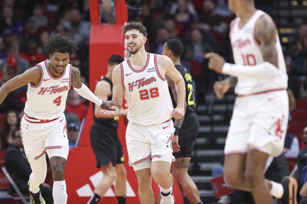 青春风暴对决！雷霆剑指五连胜，火箭残阵能否捍卫主场？